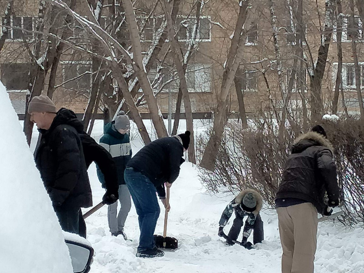 Большое спасибо  ТСЖ "БАСТИОН" и активным жителям за участие в #воскресник_самара 
<a href="/Rudakov_i_a/">Рудаков Игорь Александрович</a> <a href="/ov_safonova/">Ольга</a> <a href="/adm_kir63/">Администрация Кировского района</a>