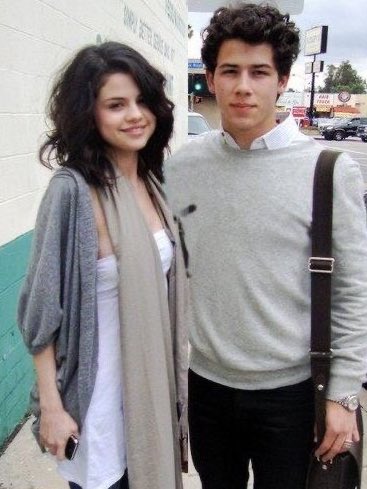 LowQSelena's tweet photo. https://t.co/GQLvFCzYXK