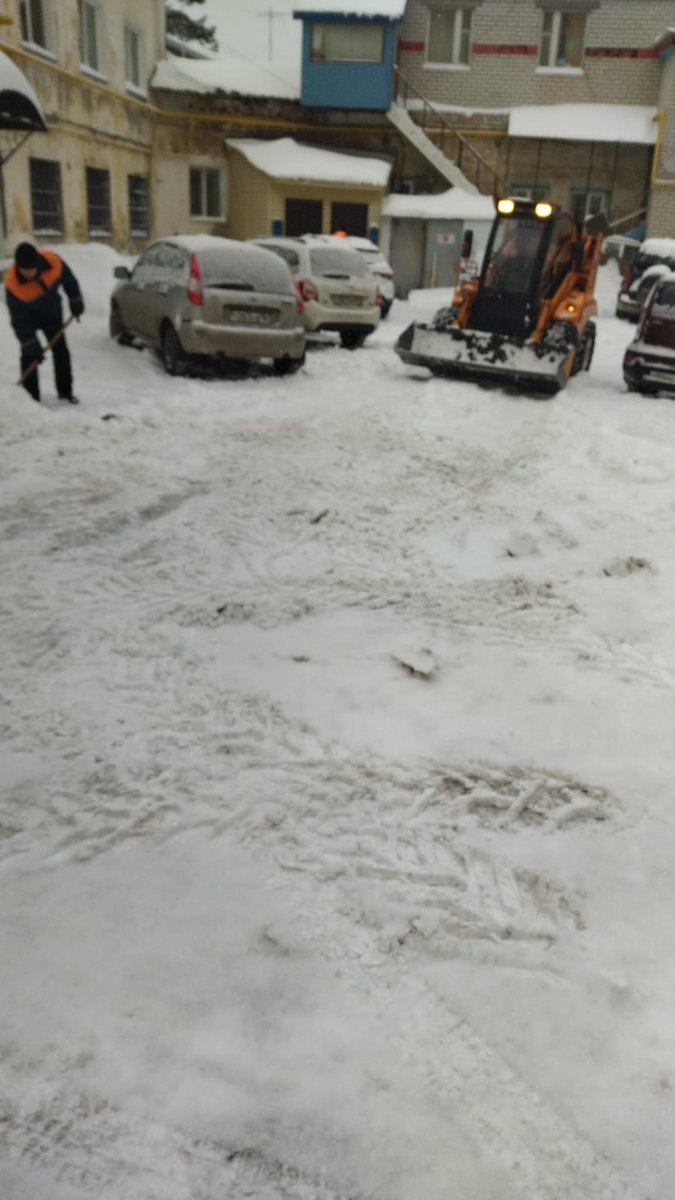 Уборка снега . Воскресенье. 16.01.22.  <a href="/rradyukov/">Роман Радюков</a> <a href="/AdmSamRna/">Администрация Самарского внутригородского района</a>