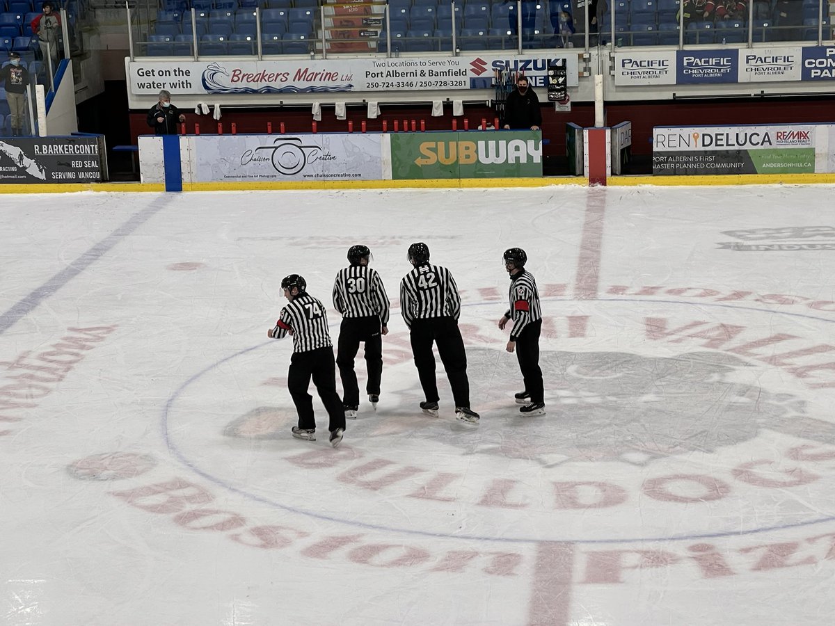 HamWilder's tweet photo. My highlight of the night ? Seeing @BraidenEpp walk out of the tunnel and take the ice. He was diagnosed with MS after working @BCHockeyLeague Island Pod last spring. Interviewed him this fall about his fight, and his raising awareness and funds for @MSSocietyCanada #welcomeback https://t.co/O4D9wuOXj8