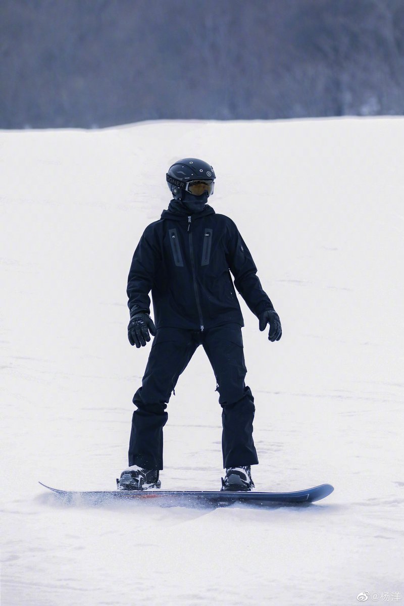 GoKyungPyo_'s tweet photo. #杨洋 #YANGYANG
滑雪 安排上了🏂🎿 https://t.co/9x1hzrRlWW