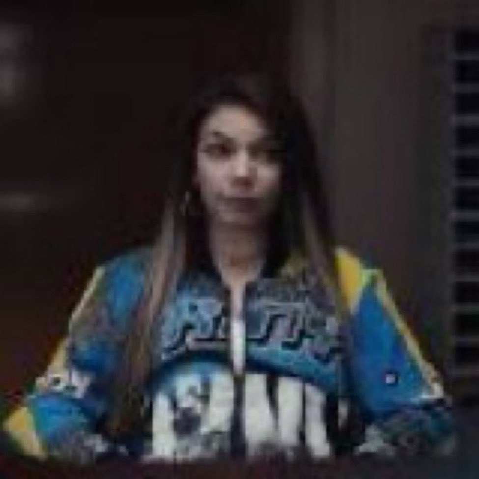 usedwifi's tweet photo. that one girl in high school who don’t play about vaping https://t.co/LfIwolx8lB