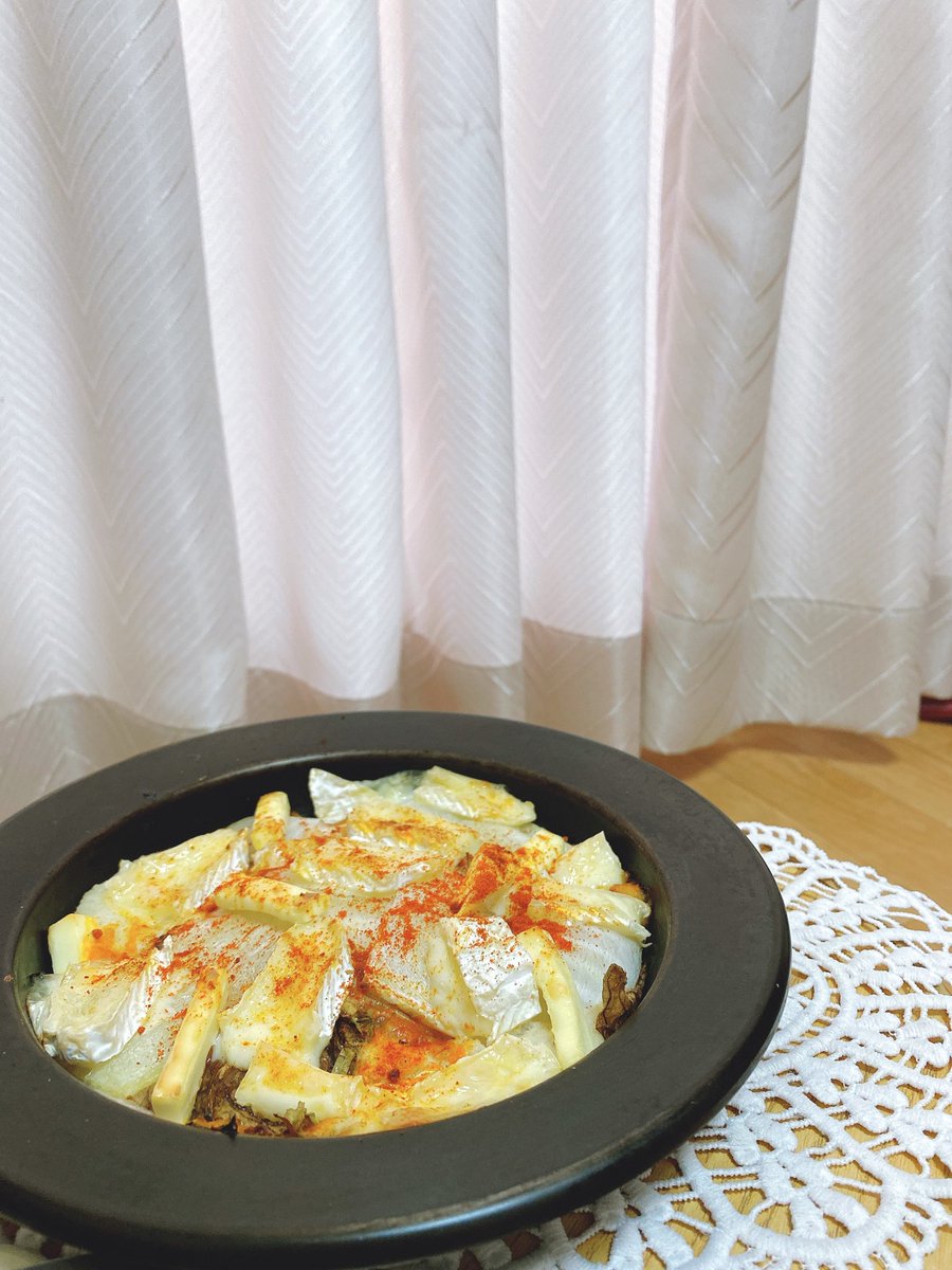 白菜、里芋ピュレ、トマトソースを層にしたグラタン。ごちそうさま！