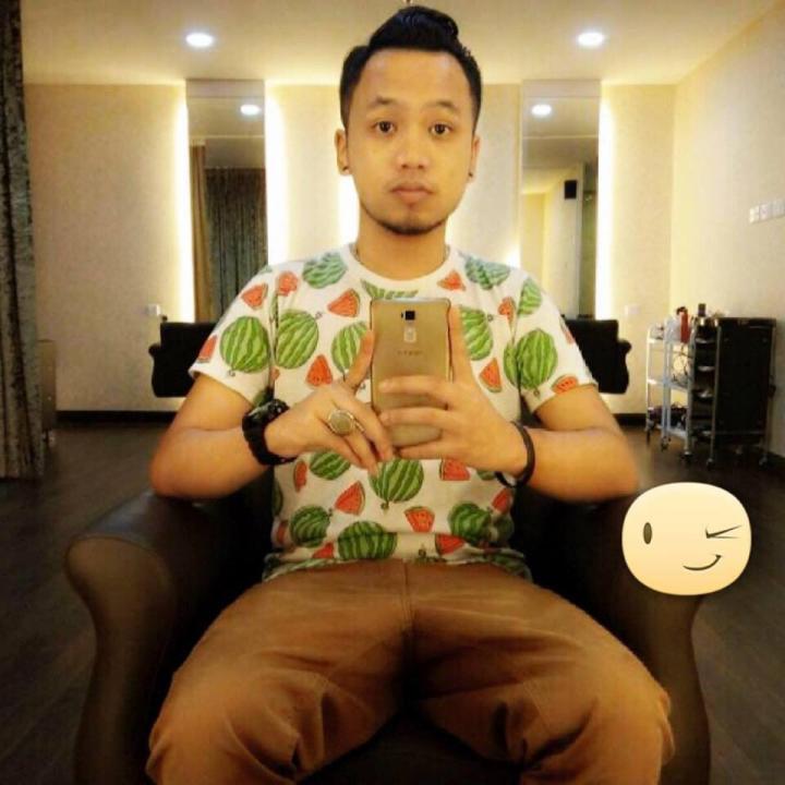 RonnieLow91's tweet photo. Come hangout with me on #BIGOLIVE https://t.co/gzDdtv1WNd https://t.co/fPzEQE6keS
