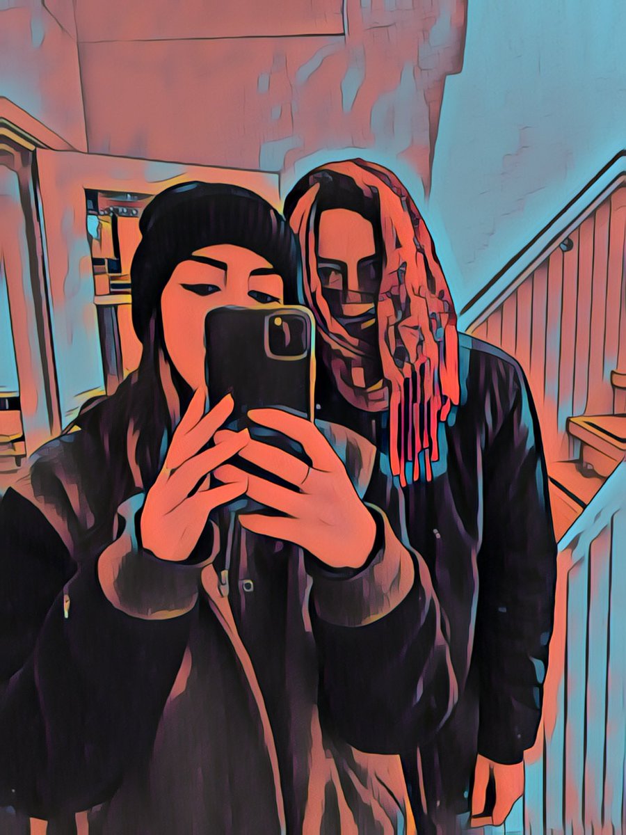 Om een beetje bij de tijd te blijven draag ik vanaf nu een sjaal als #mondkapje Extra voordelen: #duurzaam #warmwinter #incognito