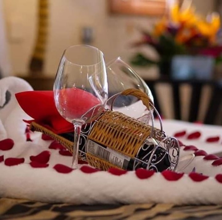 AllInOneToursT1's tweet photo. Take your Honeymoon experience to the next level here @sawelalodges  Home of honeymoons and romantic escapes rates include:

A minimum of 4 nights @ KSH 22,000 per night 
Included in the package are:
#nickruto #travellers #allinonetours #travelwithus #travelphotos https://t.co/qnBhW3y7AN