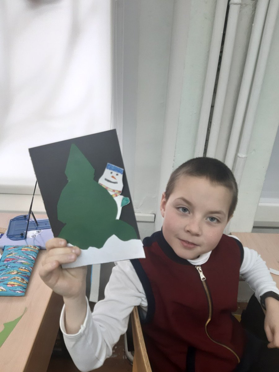 К  старому ному году ребята из ОБЬЕДИНЕНИЯ  "ЛЕВША" порадовали своих учителей и родителей поздравительными открытками- трансформерами.