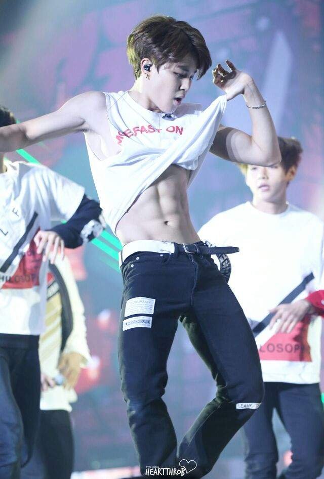 curly_nayka's tweet photo. @JiminGlobal I definitely need to see those abs because it's been a while Jimin doesn't show us his abs . I need it so badly 😭🔥🔥🔥 #jiminabs #jiminhotteness #JIMINS #JIMINJIMIN #JIMIN #HARU_Jimin https://t.co/i0q38iMHfm