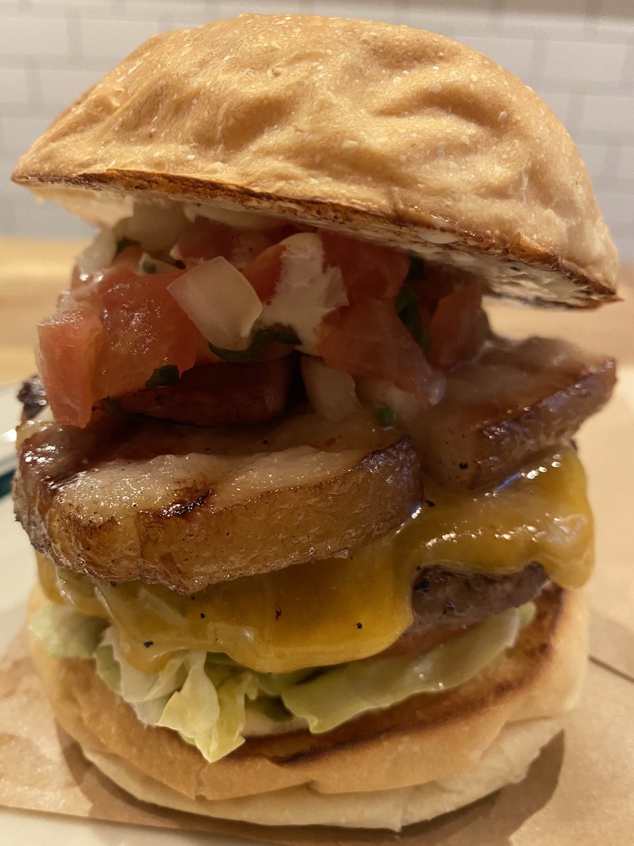 Noble Bacon Cheese Burger もち豚ベーコン&サルサ&チェダーチーズバーガー