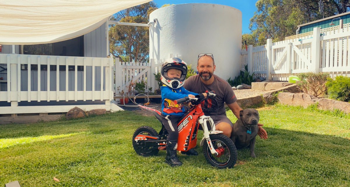 jilly_model's tweet image. 🤍 @glenrichards75 Our Son and Fur girl 🐾