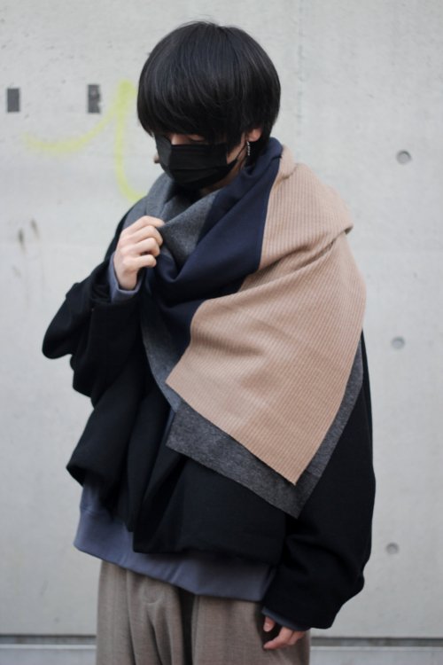 ray_takasaki's tweet photo. #PATRICKSTEPHAN #パトリックステファン #stole
寒い日が続きますが本日よりパトリックステファンのビッグマフラーをセール追加しました!
ウールを使用した超大判マフラーなので様々なアレンジが可能です!
真鍮製のピンも付属しますのでカーディガンの様にも羽織れます!
https://t.co/PsffGzwuJL https://t.co/xgIQZ7bTqj