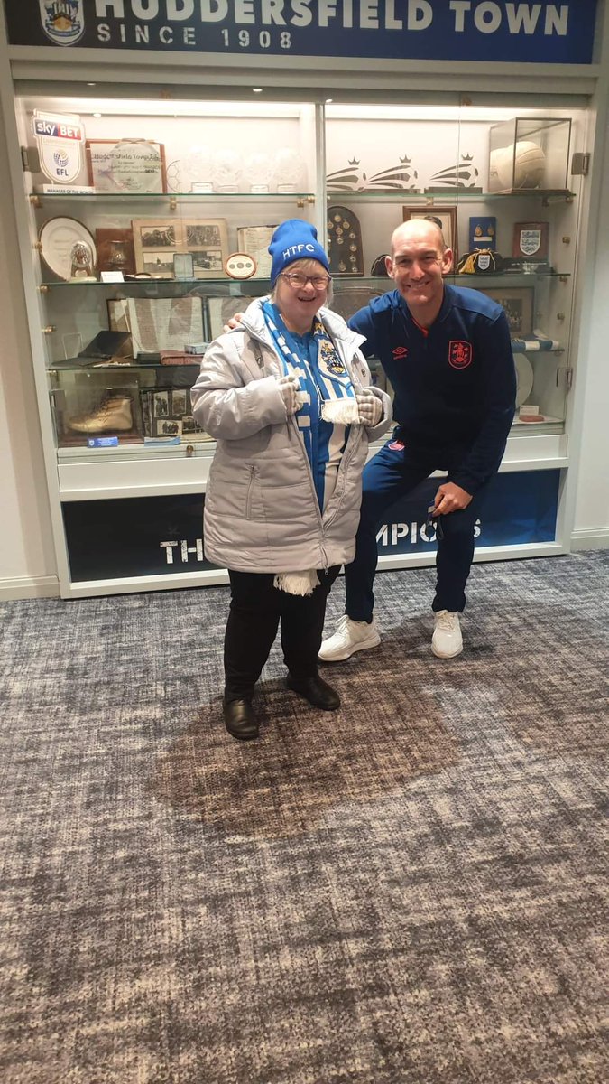 AbilityOptions's tweet image. In December we met Town legend Andy Booth. This was a brilliant day for all our members. Huddersfield town does brilliant work for all our community💙💙💙
#abilityoptions
#lifewithoutbarriers
#Legend 
#UTT 
#TownStar 
#Huddersfield 
#Huddersfieldtown