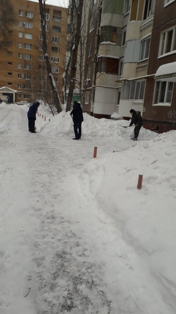 Ставропольская 171А жители вышли на #воскресник 
<a href="/Rudakov_i_a/">Рудаков Игорь Александрович</a> <a href="/ov_safonova/">Ольга</a> <a href="/adm_kir63/">Администрация Кировского района</a>