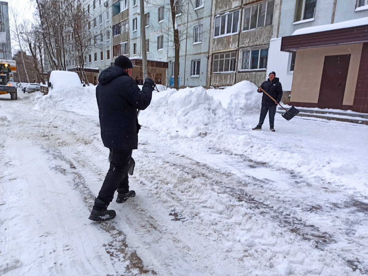 Дружно проходит уборка снега Стара Загора 220. Жители, техника #воскресник <a href="/Rudakov_i_a/">Рудаков Игорь Александрович</a> <a href="/ov_safonova/">Ольга</a> <a href="/adm_kir63/">Администрация Кировского района</a>