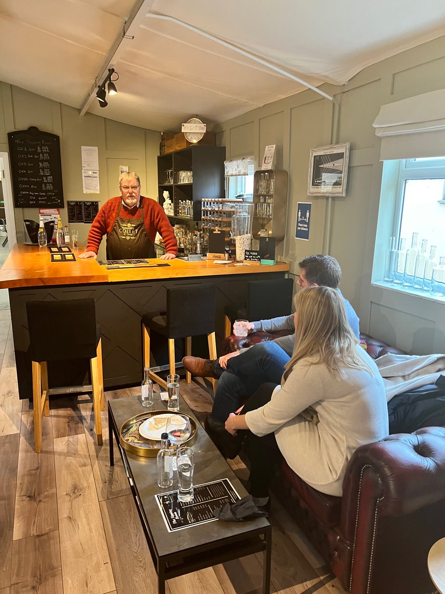 Getting #ginschool ready! Have you been to the #oxginschool yet? Book now at: oxgins.co.uk 
#oxgins 
#theeducatedchoice 
#thingstodoinoxford 
#experiencedays