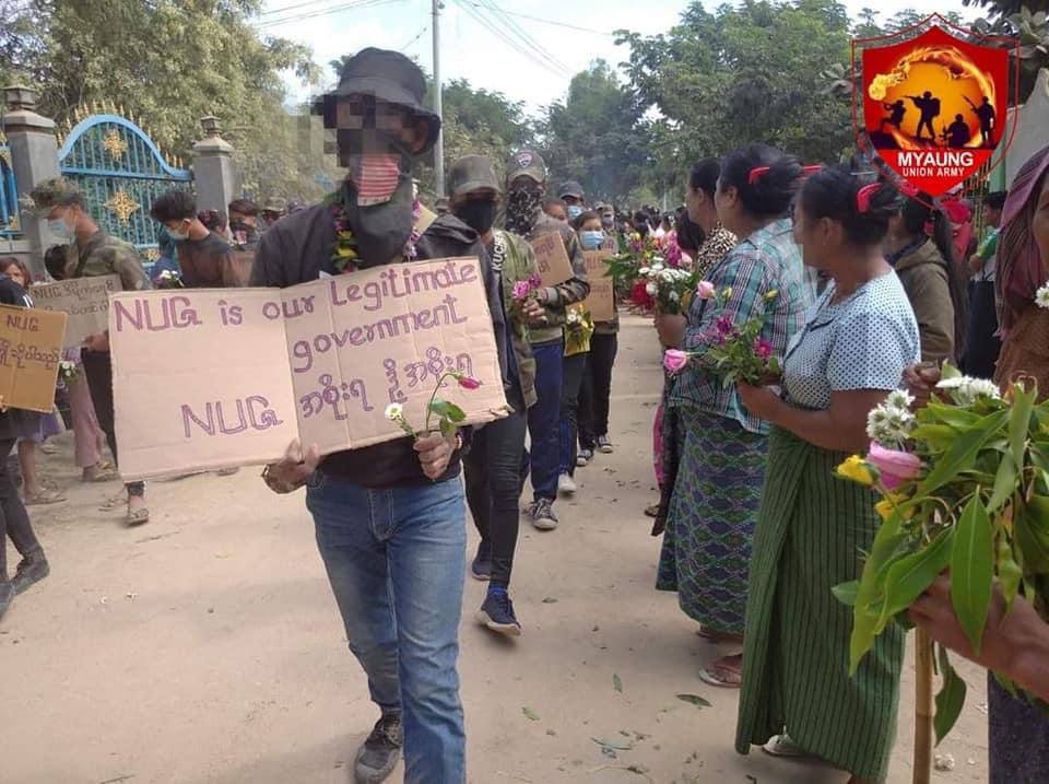 ayemyat01's tweet photo. Locals of village in Myaung Tsp staged a strike against Genocidal Dictatorship &amp; showed support to @NUGMyanmar with the security provided by PDF forces. #HumansAreNotShields #2022Jan16Coup  #WhatsHappeningInMyanmar https://t.co/4QIWBgvRjl