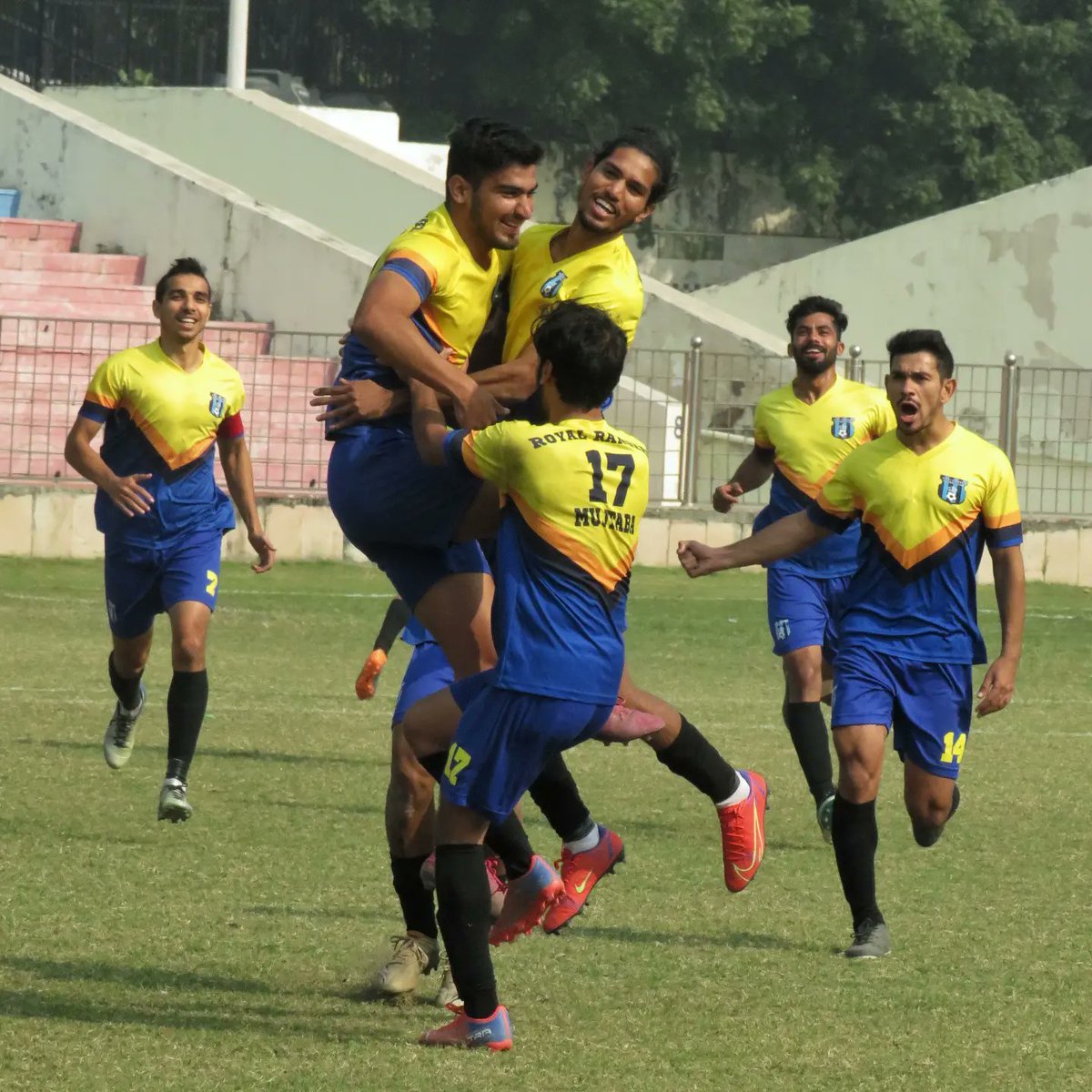 FootballDelhi's tweet photo. ||Football Delhi Premier League 2021-22||
@RRFC_India - Third Place ! 💪🏻⚡
Congratulations Team !
#footballdelhi #FDPL #FDPremierLeague https://t.co/OmlZVS1hG7