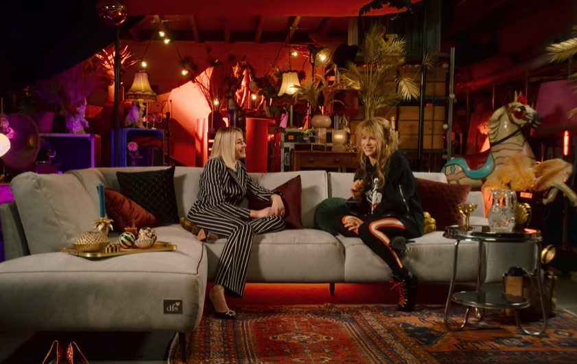 DutchRadio_NL's tweet photo. Ellen ten Damme praat met Renate Gerschtanowitz over kindertijd, creativiteit en de strijd tegen borstkanker https://t.co/XS1dGilM19 https://t.co/ryAyCKUFB9