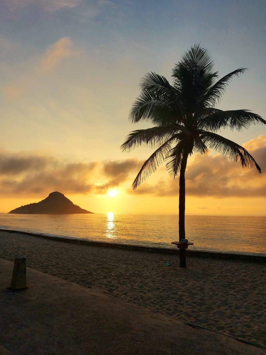 SISTEMA DE ALTA PRESSÃO INFLUENCIA O TEMPO NUBLADO NO RIO NESTE DOMINGO (16/01) |⛅️O céu irá variar de céu nublado a parcialmente nublado e não há previsão de chuva. As informações são do <a href="/AlertaRio/">Sistema Alerta Rio - Prefeitura do Rio</a>.

(+)

#temporj