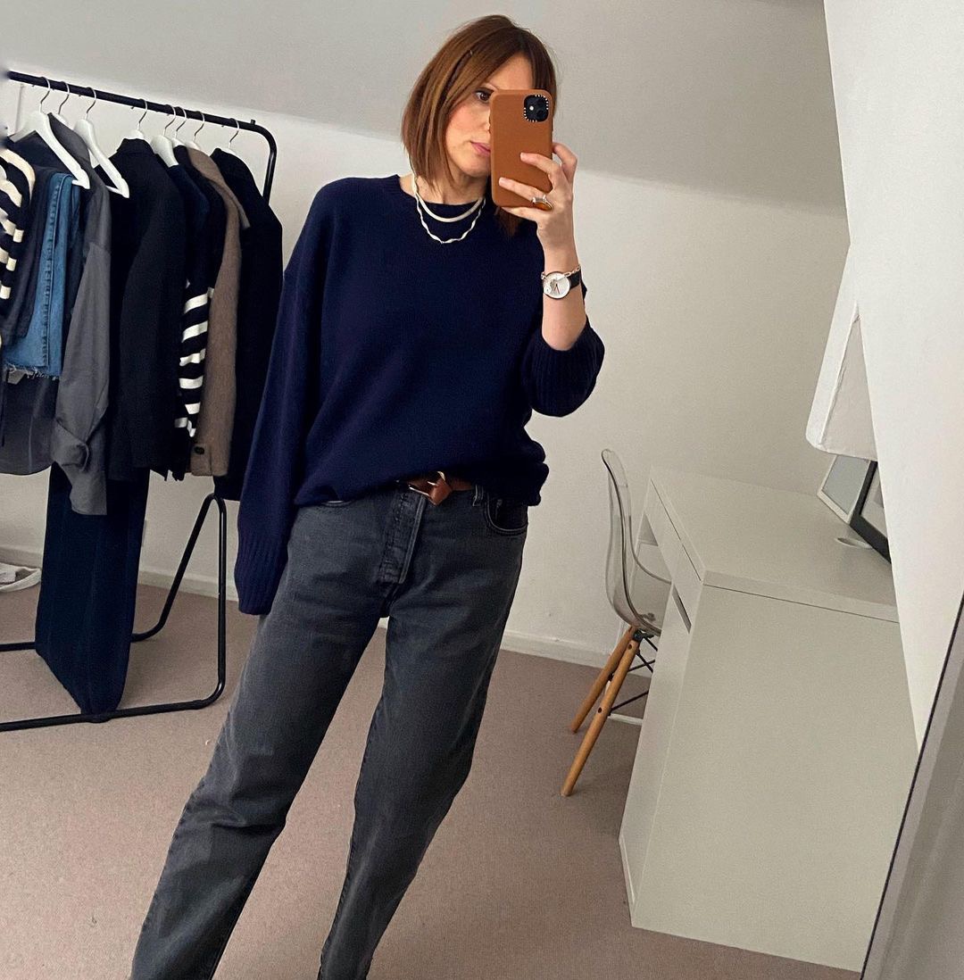 Sunday style inspiration courtesy of @leannesarahstyles.

Styling Tip: Layer two or three dainty chains for a refined yet simplistic finishing touch to a casual daytime look.

#JewelleryDesign #LoveSilver #LoveKitHeath
