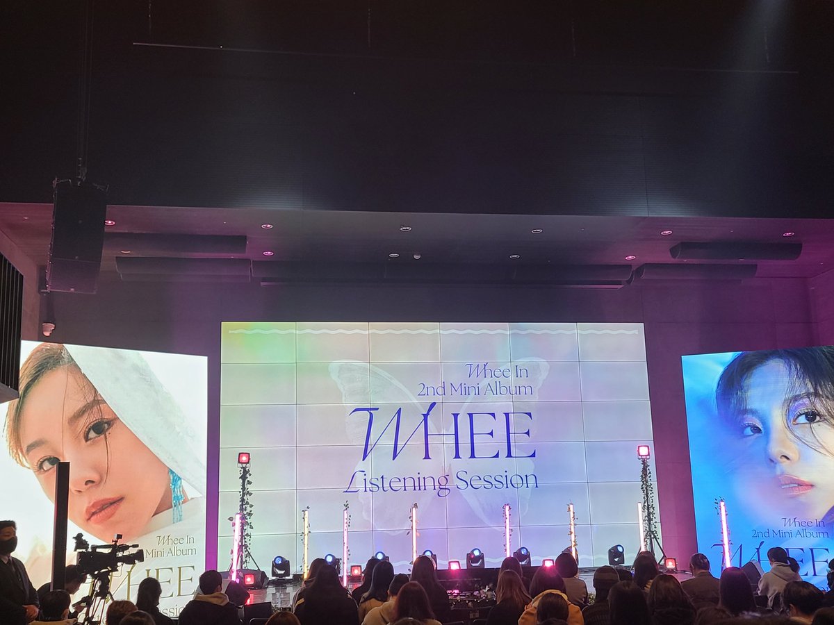 JungWheeinBr's tweet photo. 📷 — #FOTO 16.01.22 Palco do evento Listening Session que ocorreu hoje na Coreia.
cr: narrin_wheerun.
#WHEIN #휘인 @THEL1VE_LABEL
MAKE ME HAPPY OUT NOW
#WHEEIN_MakeMeHappy
WHEE ALBUM RELEASE https://t.co/euGLmmfvxx