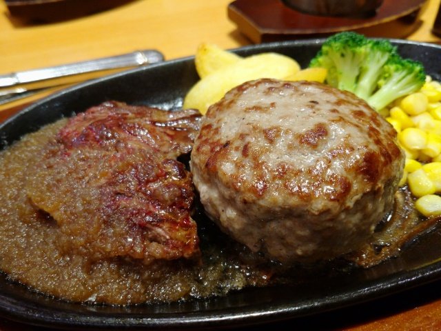 تويتر しんたろう على تويتر 年明けのステーキ宮で 宮ステーキと宮ハンバーグのランチ コロナ感染増で 近くでの飲食もまた自粛かな ステーキ ハンバーグ ステーキ宮 ランチ T Co F6kpqiukzd