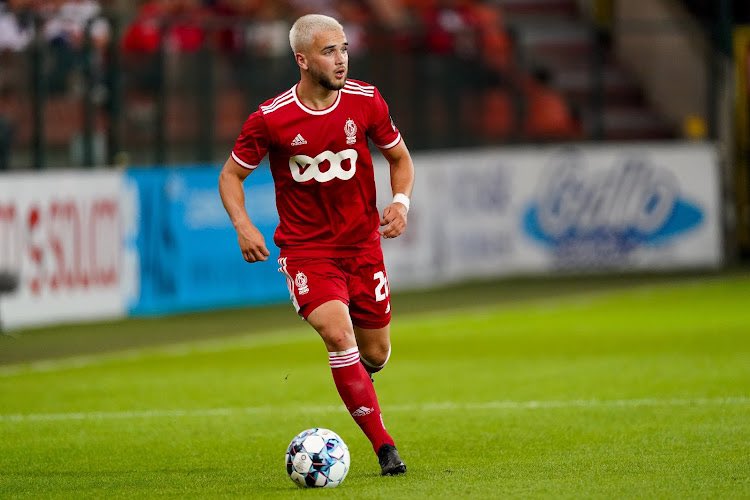 Leeds are set to sign Nicolas Raskin from Standard Liege next week for a fee around £6m, with the deal already in place. The Belgium u21 International is known for his hard tackling and pinpoint passing, he will provide much need cover for Phillips. #LUFC [@TheSundayMirror]