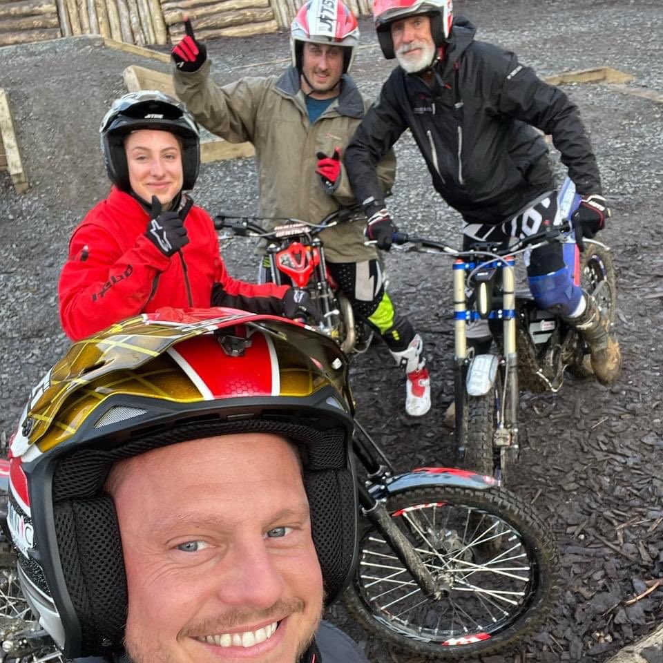 Biketruck's tweet photo. From novice first time to serious Scottish Six Day riders the #InchPerfectTrials venue is just bloody amazing! Groups - 1 on 1 - Kids - superb!
@realrossnoble @jamesburroughs_ @IPTrials
#ScottishSixDay
#ElectricMotion https://t.co/munzRvD9Jq