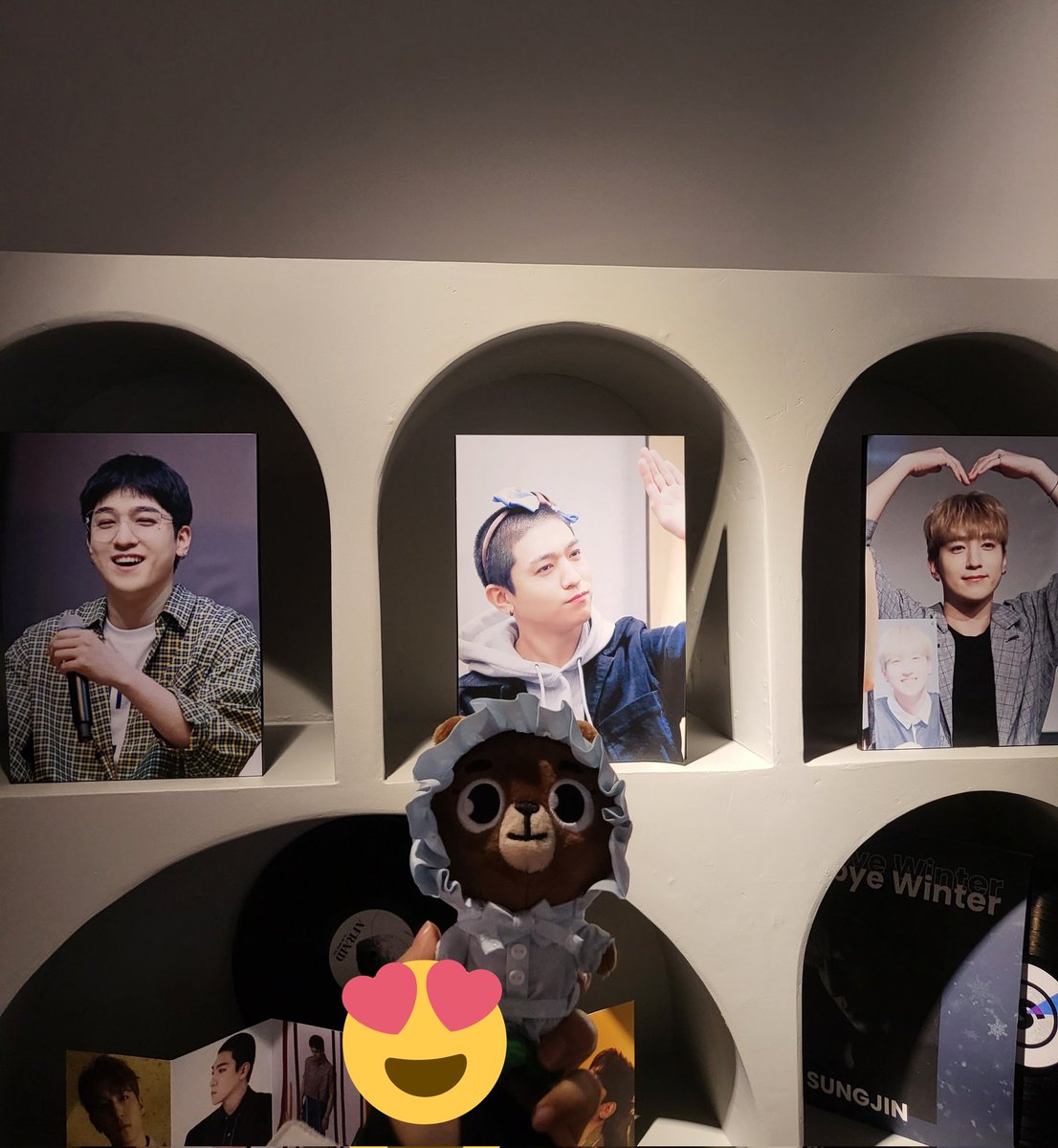 a11formyday6's tweet photo. 셀렉티드 커피앤스윗츠☕
제일 처음으로 방문했던 셀렉티드!곳곳에서 보이는 성진이 흔적에 들어가자마자 행복했다🤍사람이 많아서 사진에 담진 못했으나 등신대보고 잠깐 기절..최고..🤦‍♀️음료도 스콘도 짱맛!성진이로 가득한 하루 만들어주셔서 너무 감사합니다💕
#앞으로도_성진이와_함께_걸어가겠소 https://t.co/sgkwB0A9JU