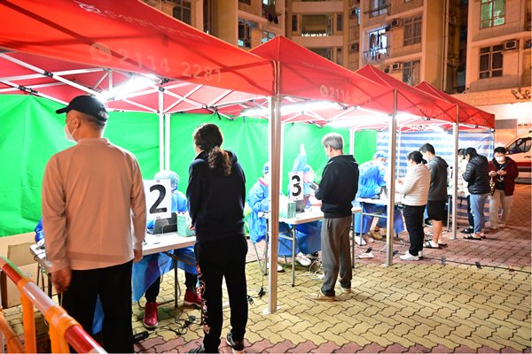 newsgovhk's tweet image. The Govt announces that the #CompulsoryTesting exercises and enforcement operations for the two #RestrictedAreas in Sham Shui Po and Tsing Yi finished with no positive #COVID19 cases found news.gov.hk/eng/2022/01/20…