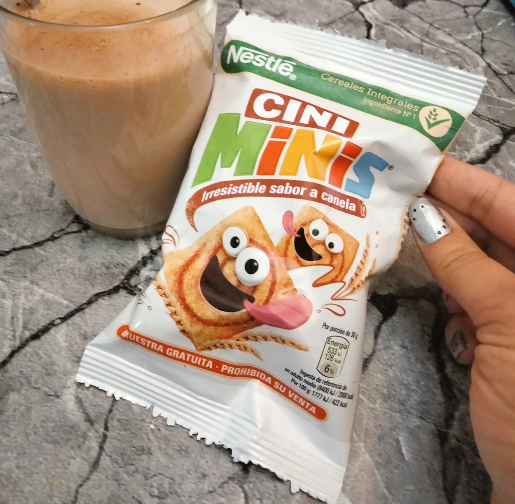 pao3ola's tweet photo. Probando las nuevas Cini Minis de @Nestle_es gracias a @KuvutES
Riquísimas 😋
#CiniMinis #KuvutMola
#lasmejorescosasdelavidasongratis https://t.co/wSTFwkv8zF https://t.co/Anh70LqCeE