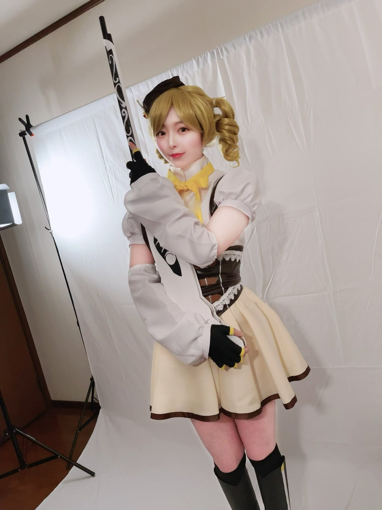 beautiful cosplayer mami madoka magica