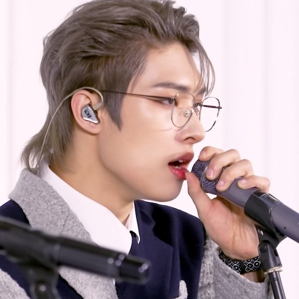 sof_start's tweet image. Посмотрите на него #MINGI

Вы понимаете, что он реален? 🥺

Такой домашний и уютный, как осенний дождик, после которого следует радуга🌈