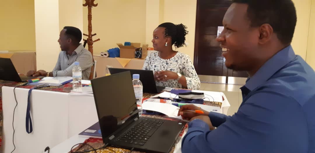 ErwinBrouwer4's tweet photo. The past week I was happy to facilitate the ToT Marketing Basics for Agriterra Rwanda. Together with Lonieke de Ruiter online, it was a great week with lots of motivation. Coming week: coaching the team in their first Marketing client training in Kigali @Agriterra https://t.co/gYtLEAWN88