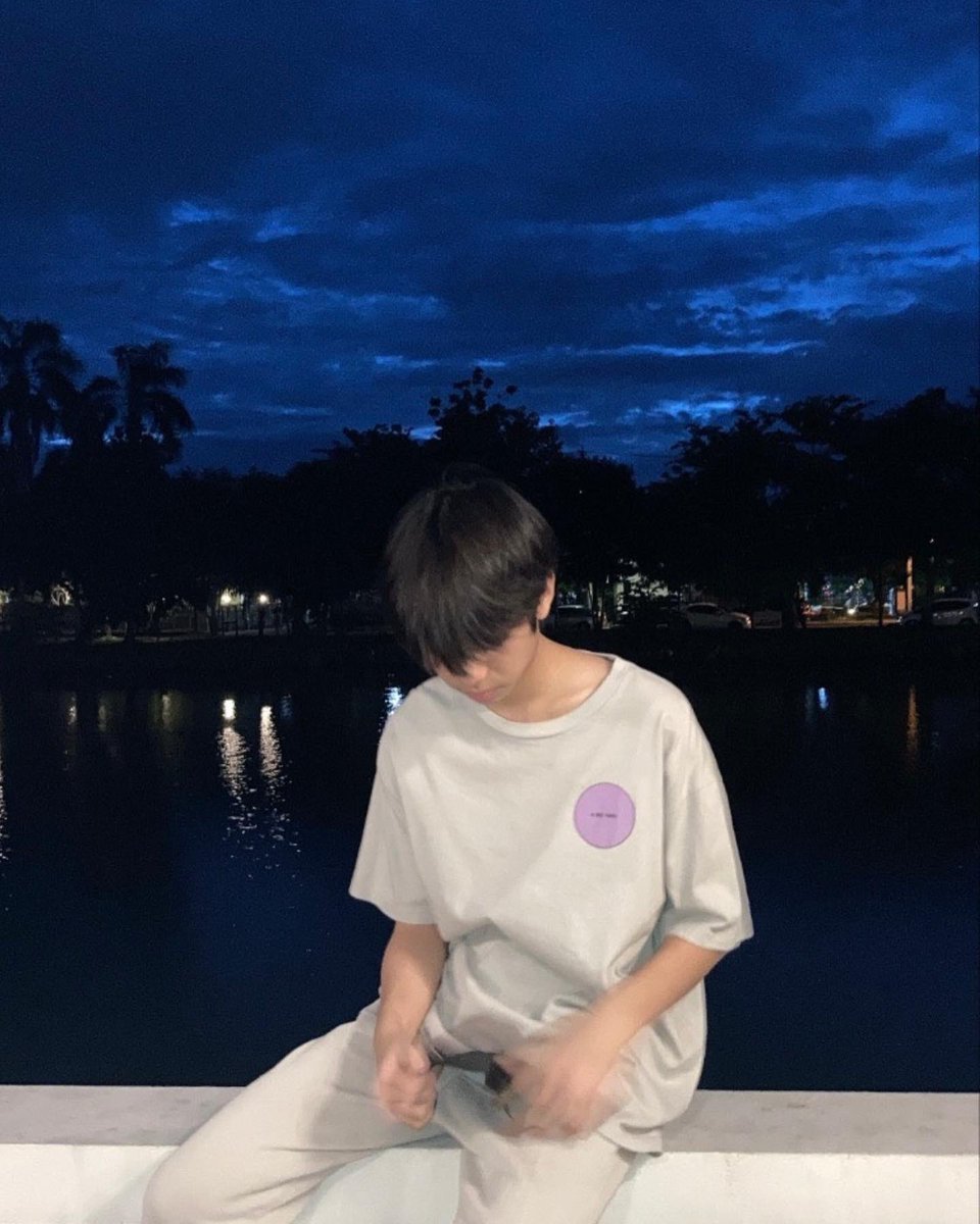 wanvaannn's tweet photo. 🫐🌑🙋🏻 
#wanjai 
#whitelinemusic https://t.co/OzBxcDedyP