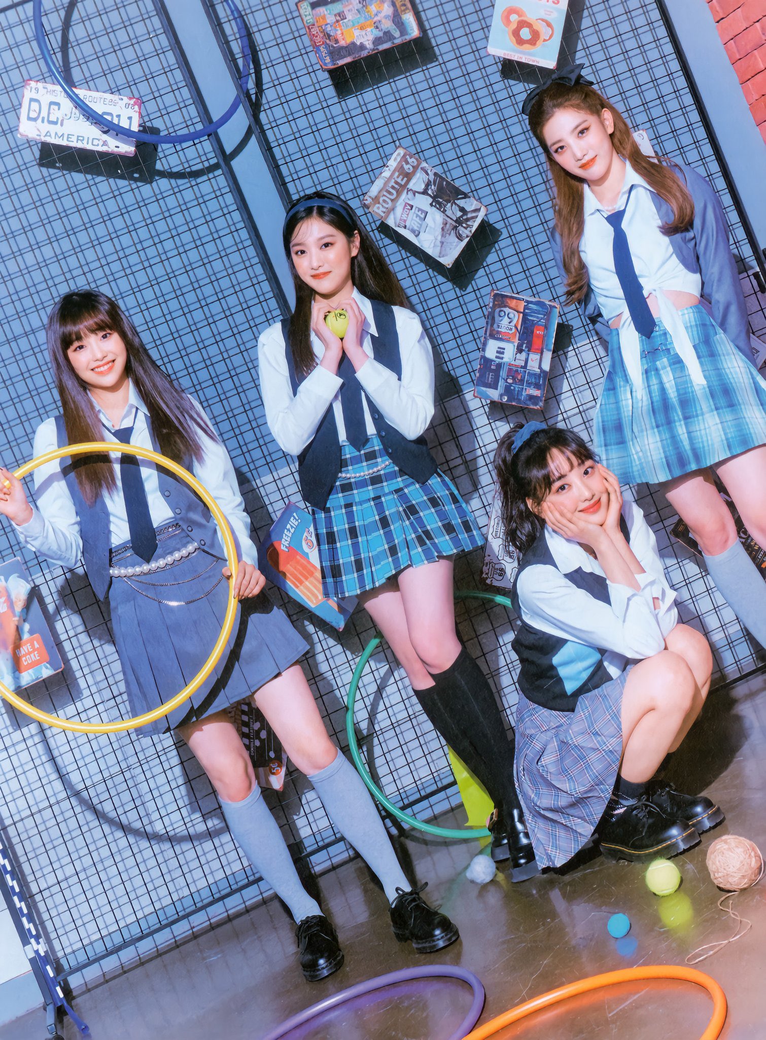 LOONA 今月の少女 SEASON'S GREETINGS シーグリ gb93bj5miwb81.jpg