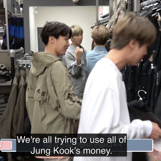 sominhae's tweet photo. BTS moments that make me laugh without any reason - a thread https://t.co/zl4cXhjoEA