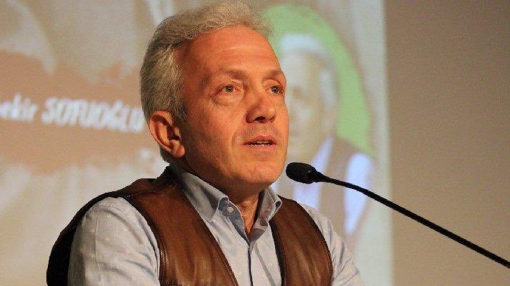 adembalci03's tweet photo. İslâm ile alay edenlerin cenaze namazları kılınmasın!
-Prof. Dr. Ebubekir Sofuoğlu @Ebsofuoglu 

#sezenaksuhaddinibil #mustafasandal https://t.co/4L9EcQTDCR