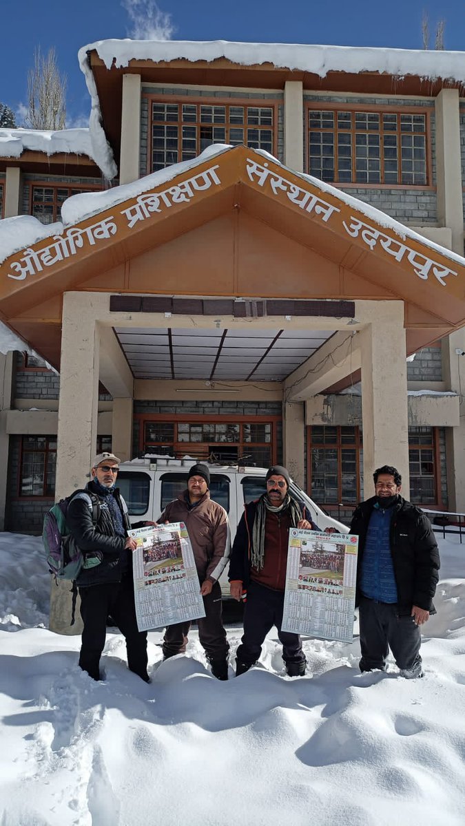 Pradeepthakur_7's tweet photo. कर्मचारियों की है यही पुकार,
अबकी बार पेंशन वाली सरकार 
#voteforOPS
@BJP4India @INCIndia
@CMOFFICEHP 
@jairamthakurbjp
@ianuragthakur
@aajtak
@ndtvindia
@JPNadda
@iSureshBjp https://t.co/WS71yu6nFu