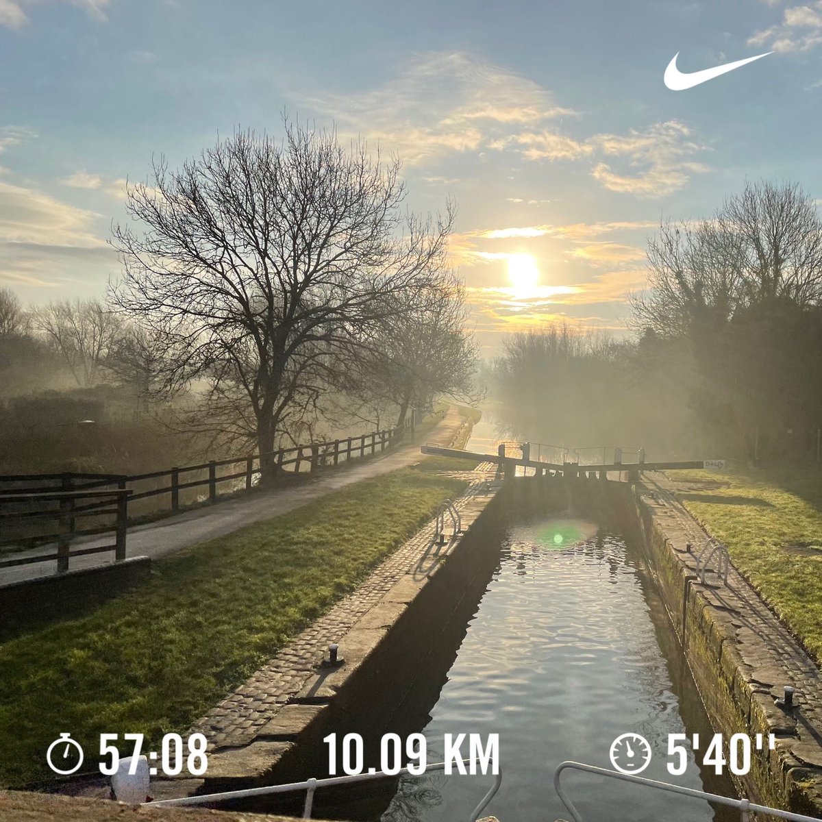 SimonWorkingOut's tweet image. Got the 10k this week. Woop. Have a good day all. #ukrunchat