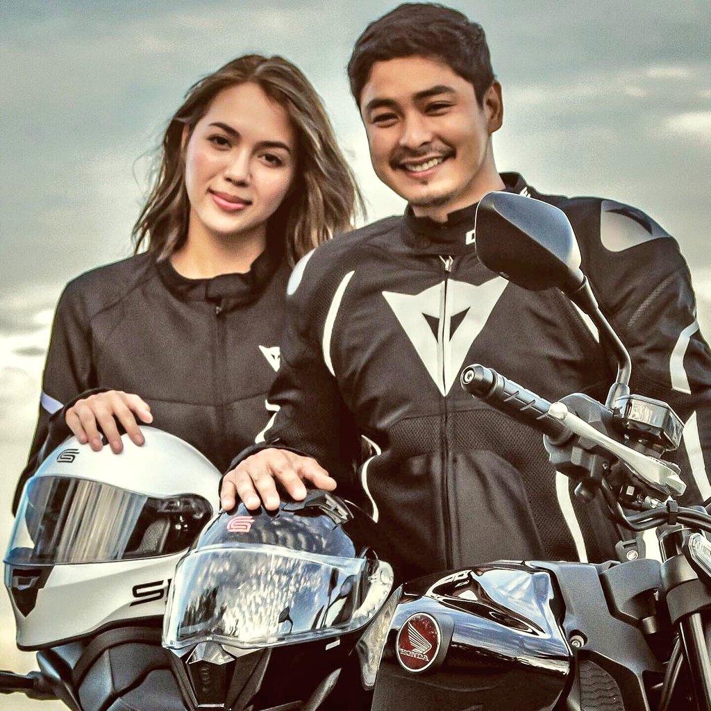 _jcoo's tweet photo. sampung libo!! *cries in cardo dalisay

#CocoJulTENfinity 
COCOJUL ONE DECADE https://t.co/2DwmHGAvQt