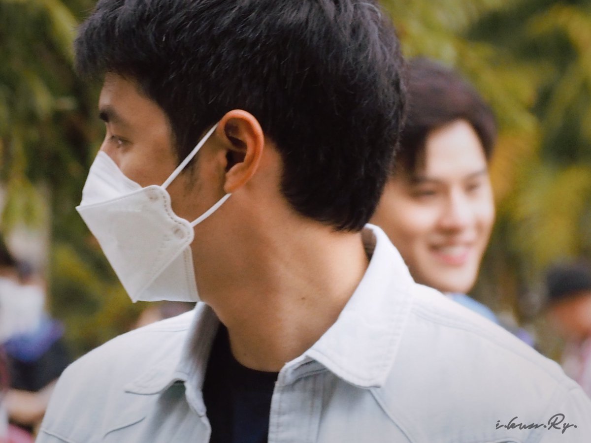 IKUNRY789's tweet photo. พี่ปอม & น้องปลื้ม ^^
#PluemPurim
#GraduationPluemPurim https://t.co/lPhzqtFQar