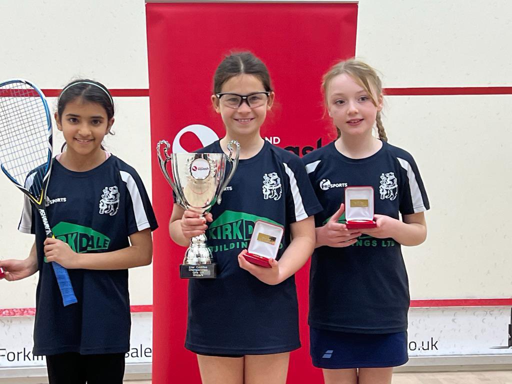 StratfordSquash's tweet photo. Proud of our juniors representing Warwickshire at the inter county national finals!
GU11A (Poppy) are national champions!🥇 
GU13A (Lucy) were runners up, having beaten Yorkshire in the semis.🥈 
BU13B (Oliver), came 3rd in the plate.🥉@SHOTTERYSPORT @WillowsCE @StratSchPE https://t.co/yi4sRp3Ptk