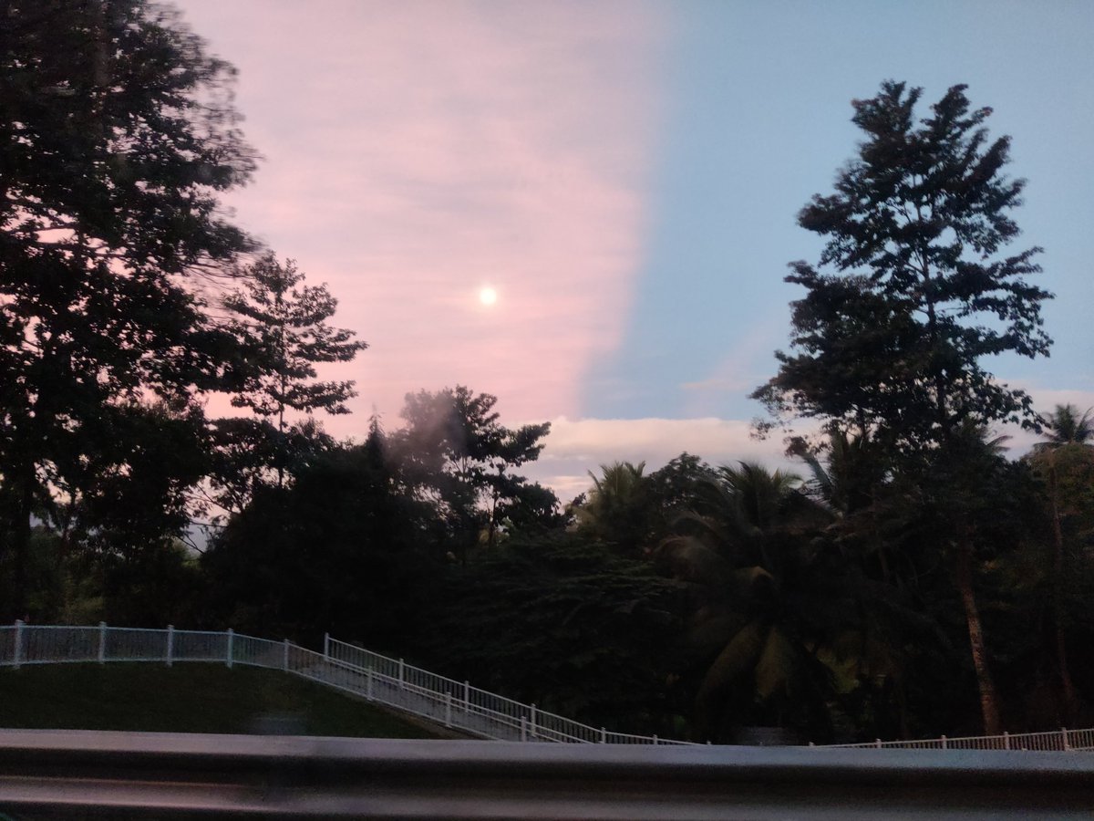 ShiharaSerendib's tweet photo. Have positive thoughts to shine bright and to bring light even at dark times.🌖☁️
#SriLankan #fullmoon #light #positive  #motivation https://t.co/FPRlxSn3BS