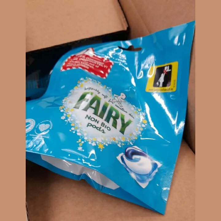 CharlotteChilvs's tweet image. Thank you to Kirsty @Bidefordcommun1💛
Not only do BBs donation-swap with us, they take in our pallet deliveries, and this month they've given us 10 boxes of #FairyNonBio pods 🥰 Thank you! 💛

#SpreadKindness #GiveLocalHelpLocal #SolveUKPoverty #TheHygieneBank  @thehygienebank