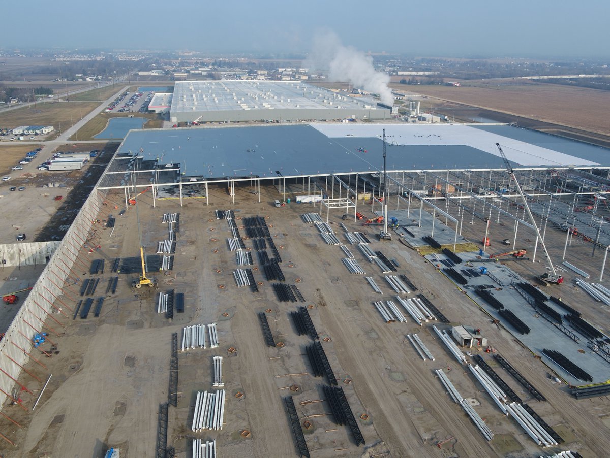 FSLRCareers's tweet photo. Check out the progress on our third manufacturing facility in Ohio, which is scheduled to commence operations in the first half of 2023.
Join us during this time of growth! Visit https://t.co/oXm7d6gdn0 to view our job openings.
#FirstSolarCareers https://t.co/zC5t1EOMWI