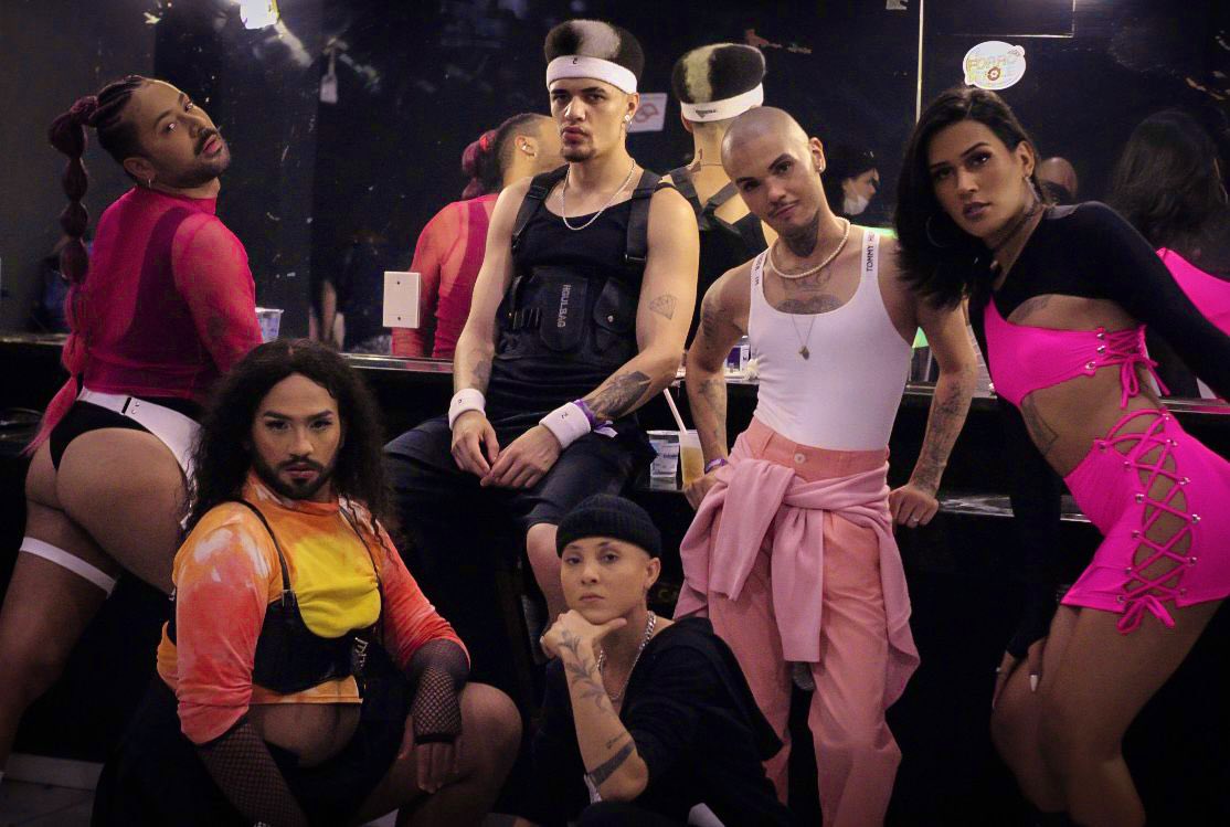 QuebradaQueer's tweet photo. A gente agradece cada um de vocês que compareceu e fez cada segundo valer a pena! É e sempre vai ser por vocês! #quebradaqueer #QQ https://t.co/1tvKXtzJiF