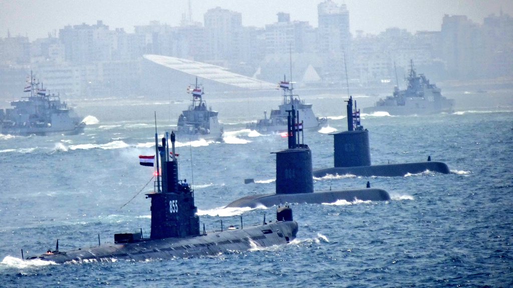 Kellar999's tweet image. Great picture of #EgyptianNavy #Romeo Class Submarine (855) and #Type209 Mod/1400 Submarines (S44 and S42)
#Egypt