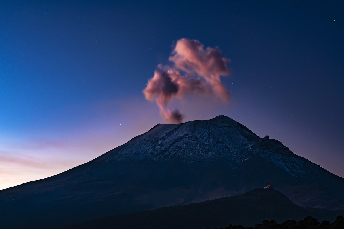 LuisSand0val's tweet photo. ##FFFOTO 🌋 volcán POPOCATÉPETL al amanecer @tapirofoto https://t.co/p6aKTOP74m