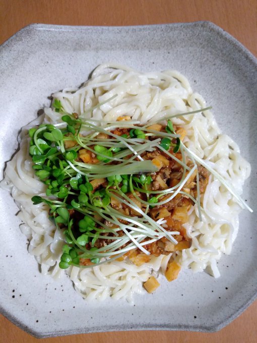 手打ち麺で炸醤麺もどき 
